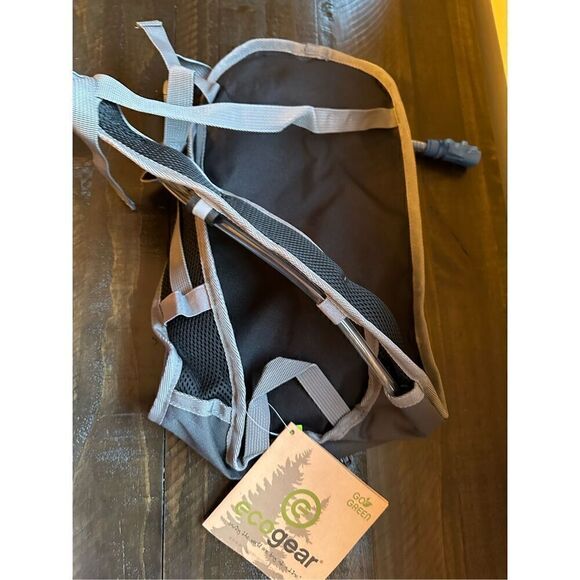 Ecogear Minnow 1.5L Hydration backpack in Charcoal - Picture 2 of 4